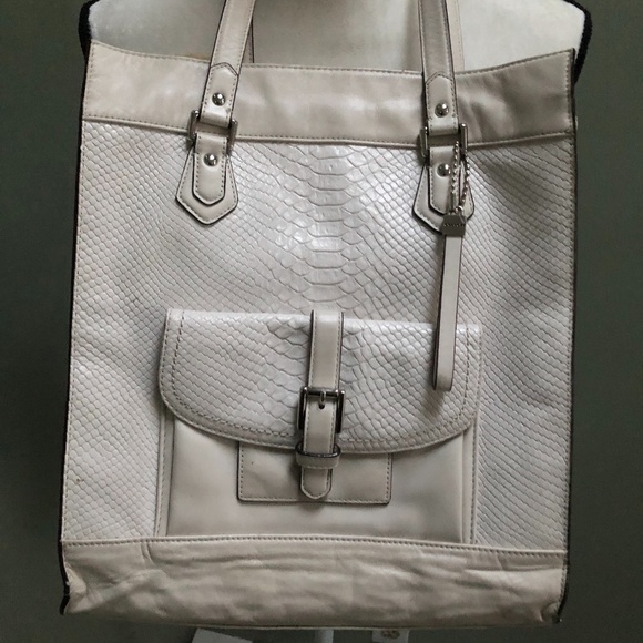White Coach purse with snakeskin like detail - Picture 4 of 10